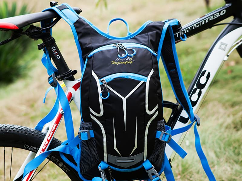 Why Cycling Bags Sell: Lightweight Materials and Functional Design